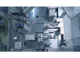 多工位裁斷疊片一體機